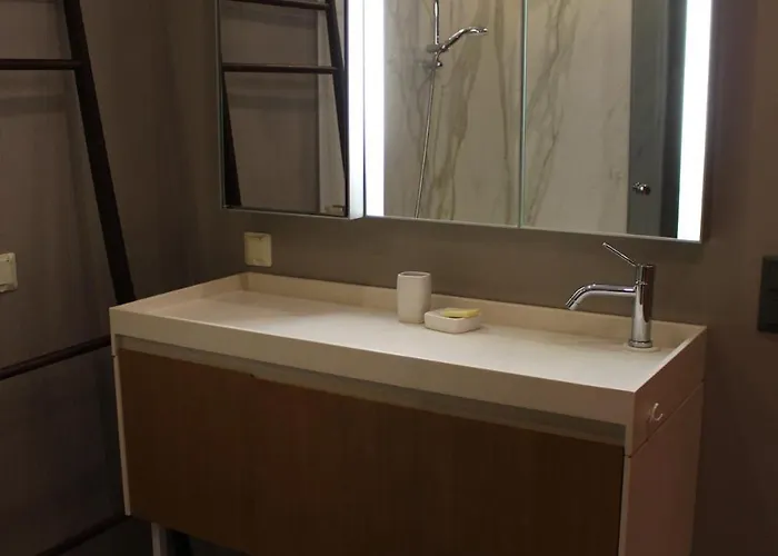 Cozy In Old Near Stpeters Church Daire *